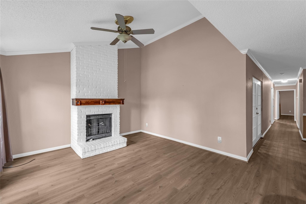 2453 Briarwest Boulevard - Photo 4