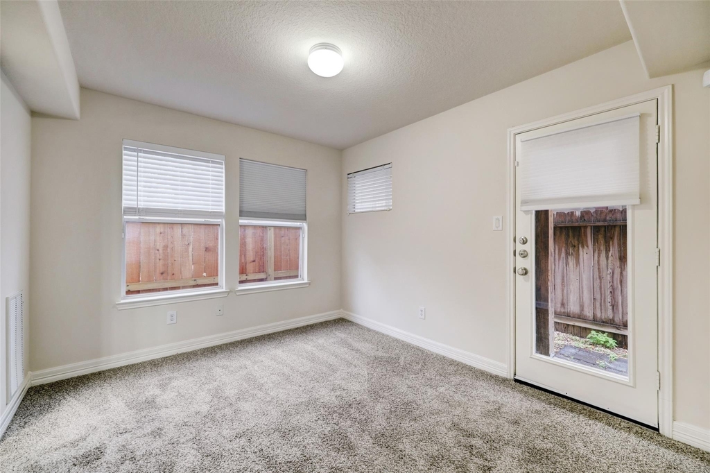 126 Detering Street - Photo 4