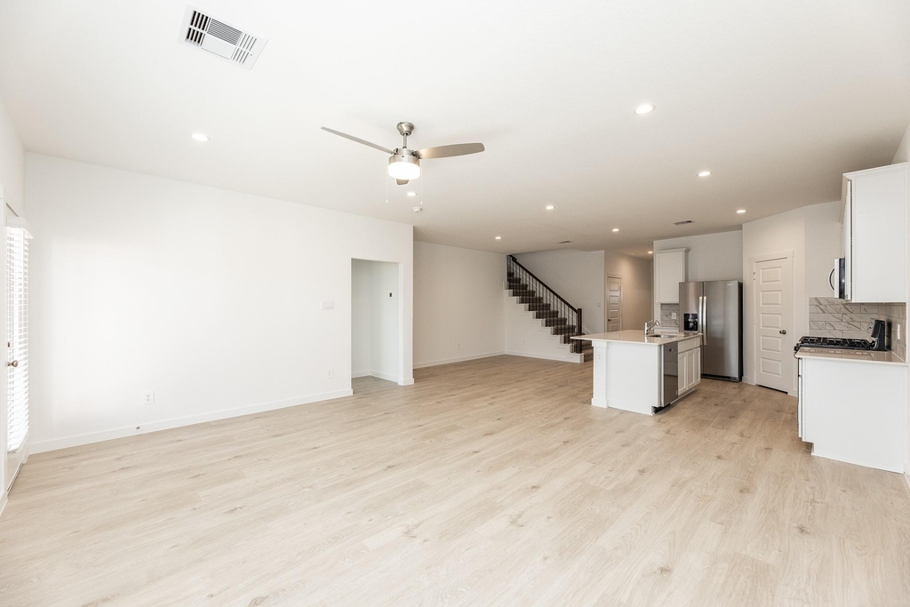 31719 Kellan Grove Court - Photo 7