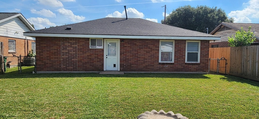 1807 Angeline Street - Photo 16