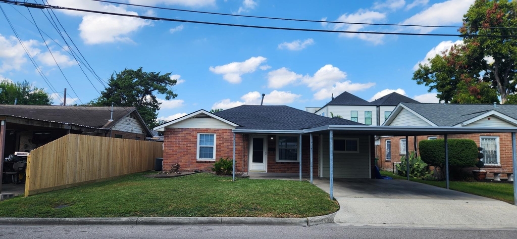 1807 Angeline Street - Photo 0