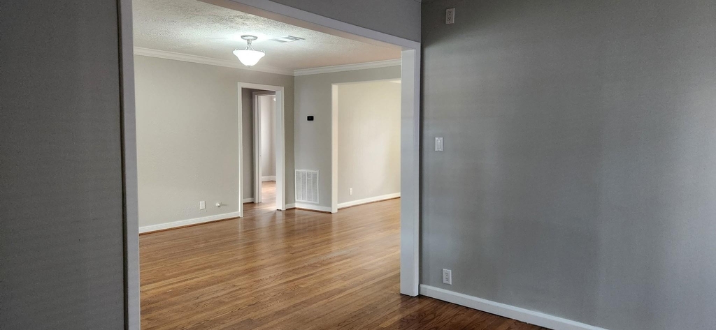 1807 Angeline Street - Photo 5
