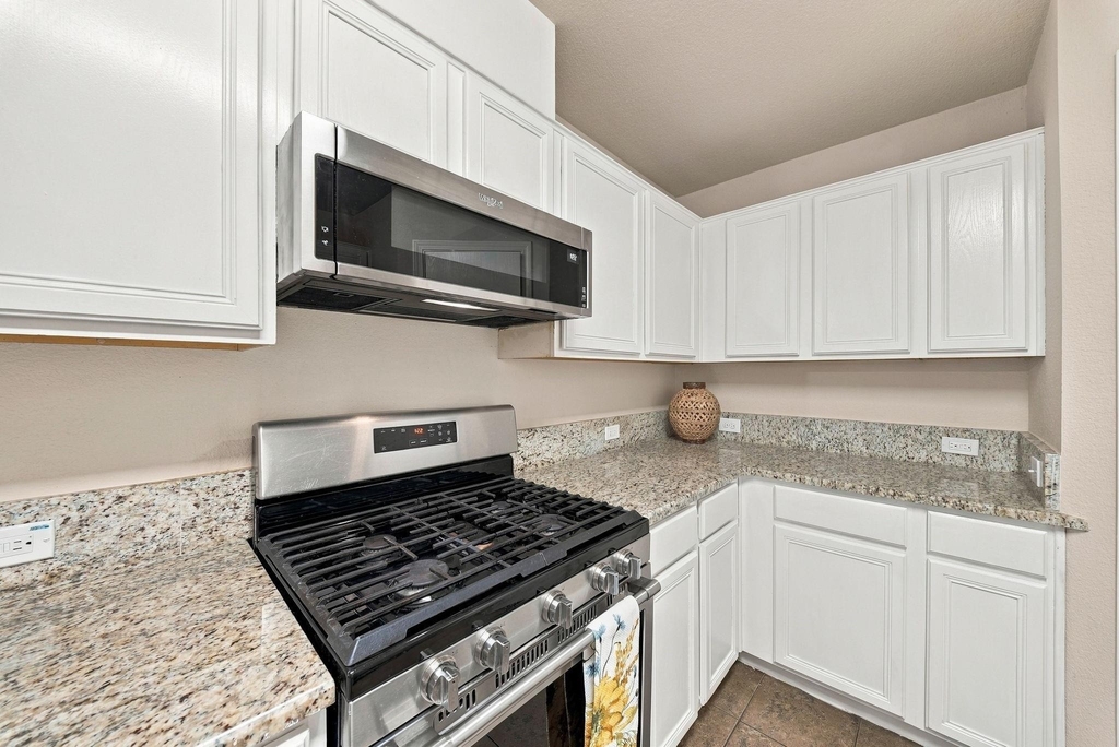 9911 Sterling Place Drive - Photo 3