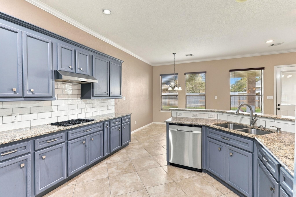 293 W Bend Drive - Photo 5