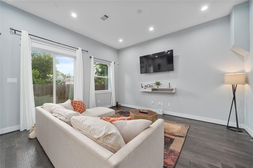 5116 Del Sur Street - Photo 10