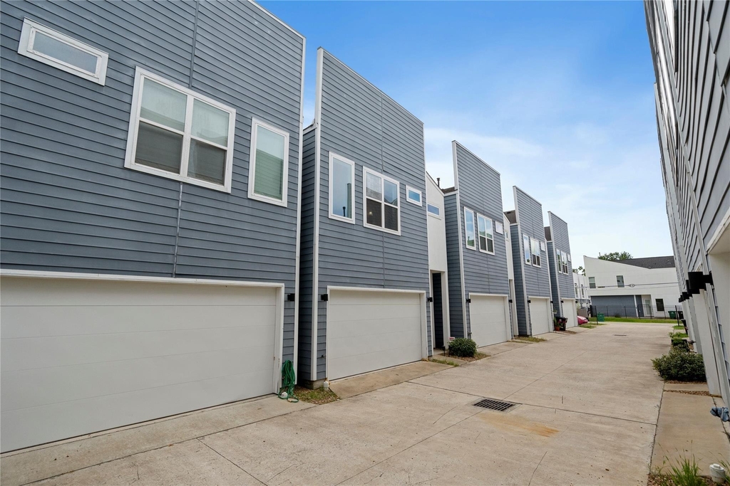5116 Del Sur Street - Photo 2