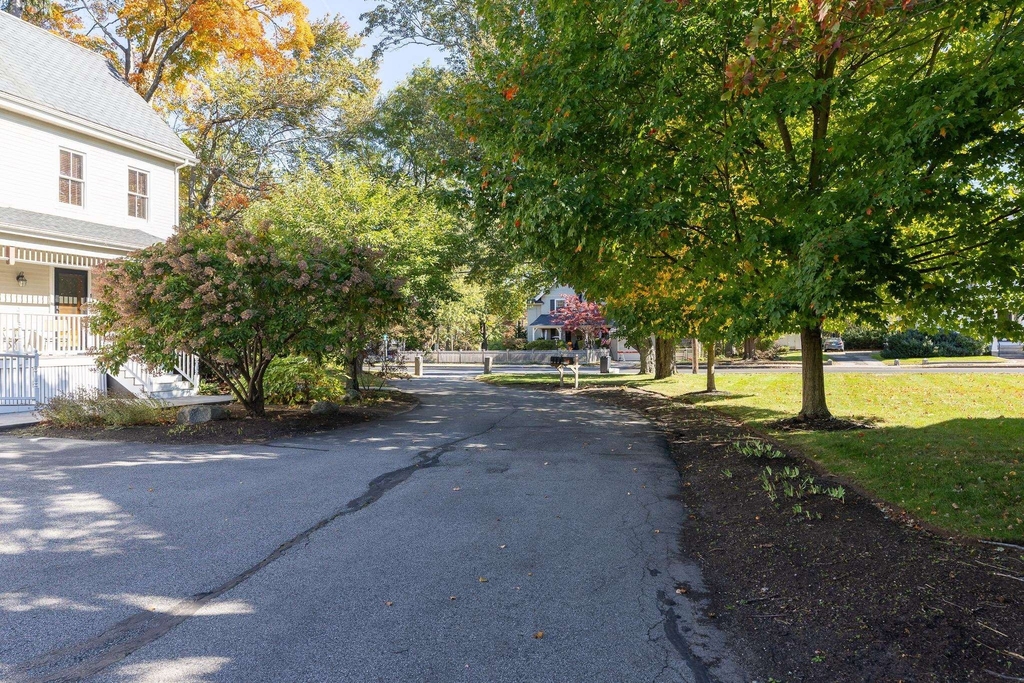 796 Middle - Photo 34