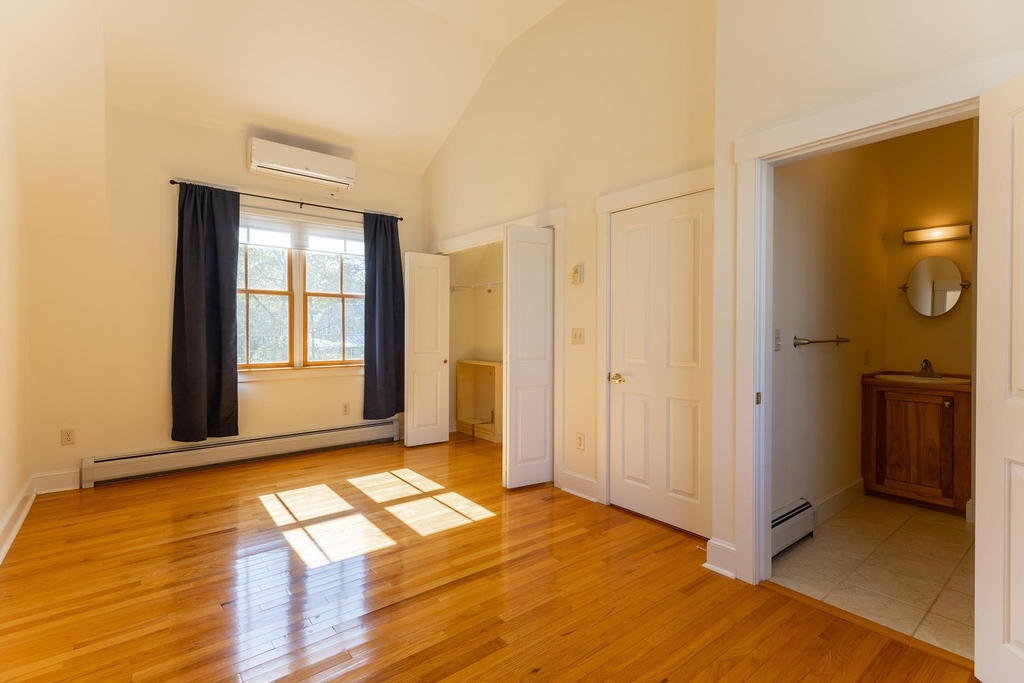 796 Middle - Photo 18