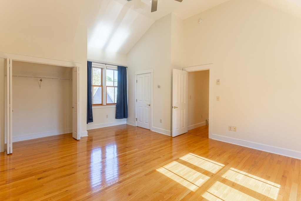 796 Middle - Photo 24