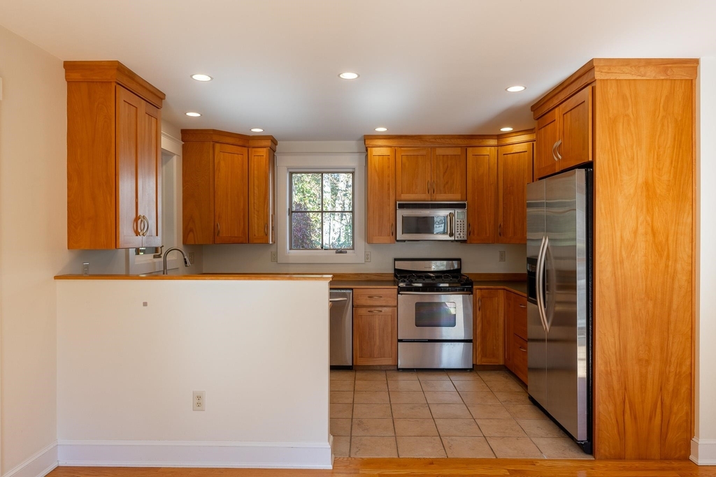 796 Middle - Photo 5