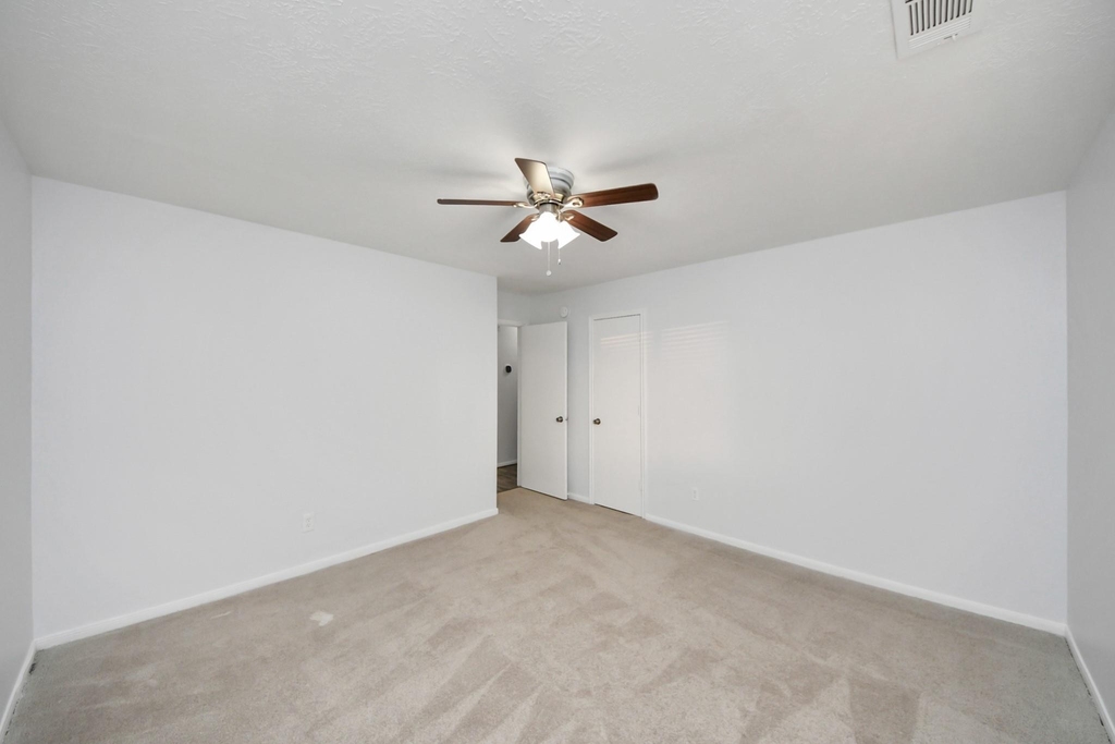 3906 Bridgebay Lane - Photo 30