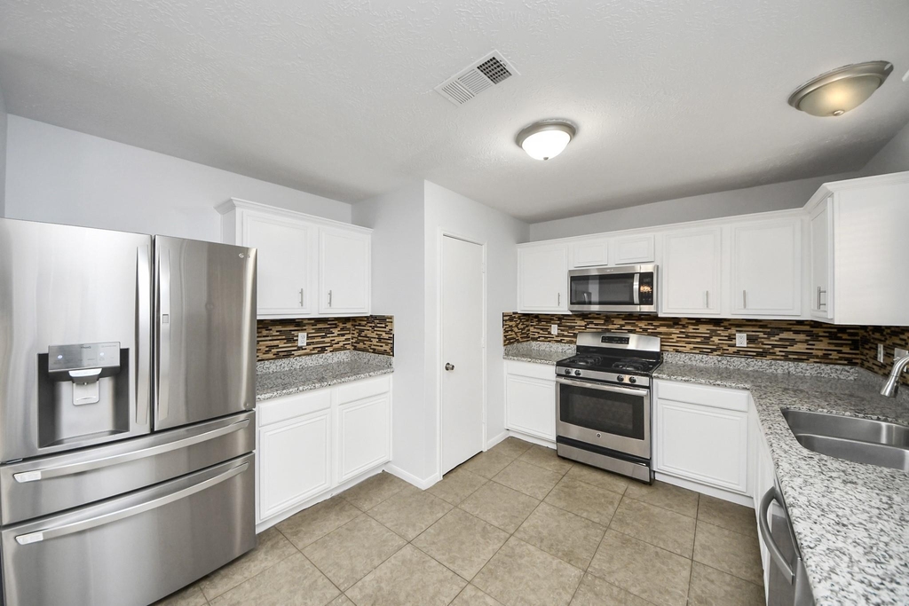 3906 Bridgebay Lane - Photo 12