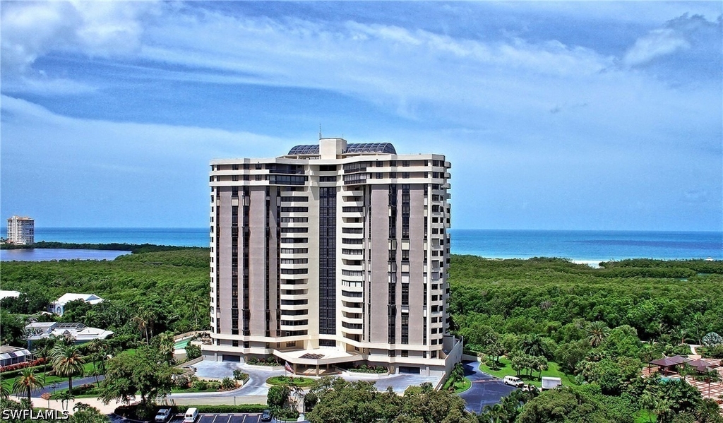 6001 Pelican Bay Boulevard - Photo 2