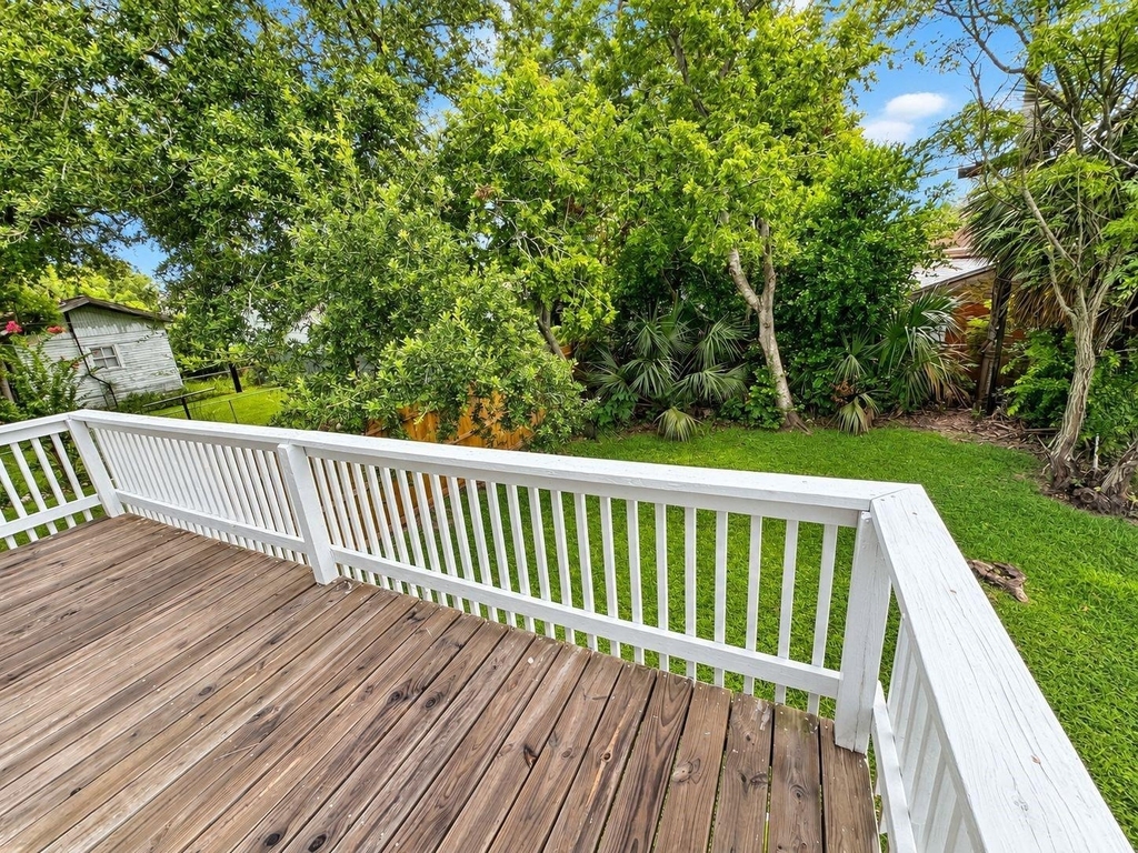 4611 Avenue Q 1/2 - Photo 14