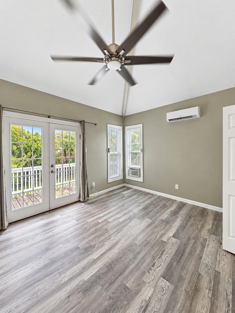 4611 Avenue Q 1/2 - Photo 9
