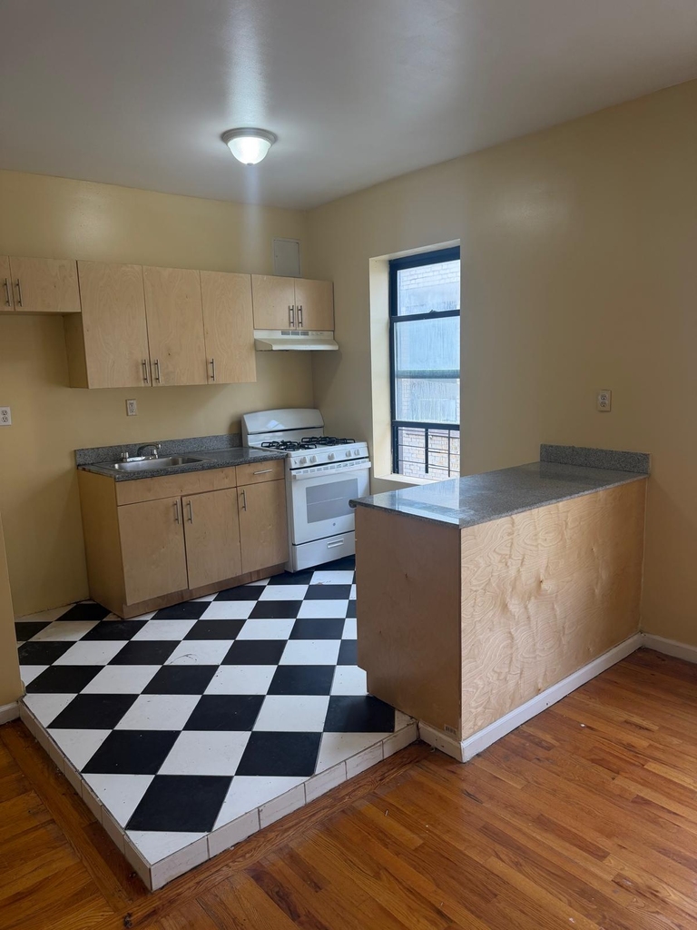 West 179th Street - Photo 0
