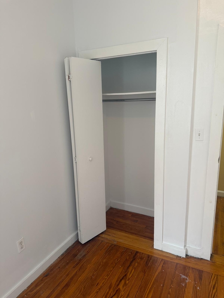 West 179th Street - Photo 8