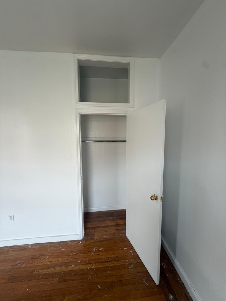 West 179th Street - Photo 4