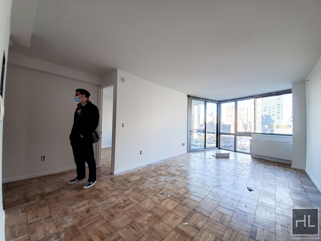 West 37th Street - Photo 0