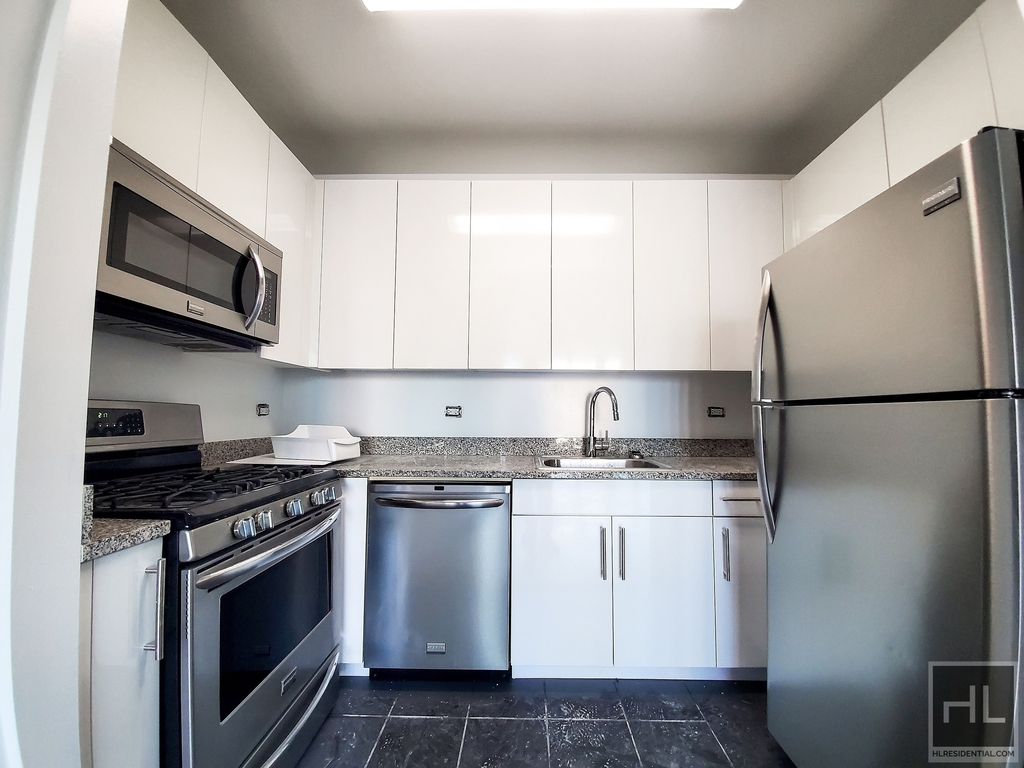 West 37th Street - Photo 2