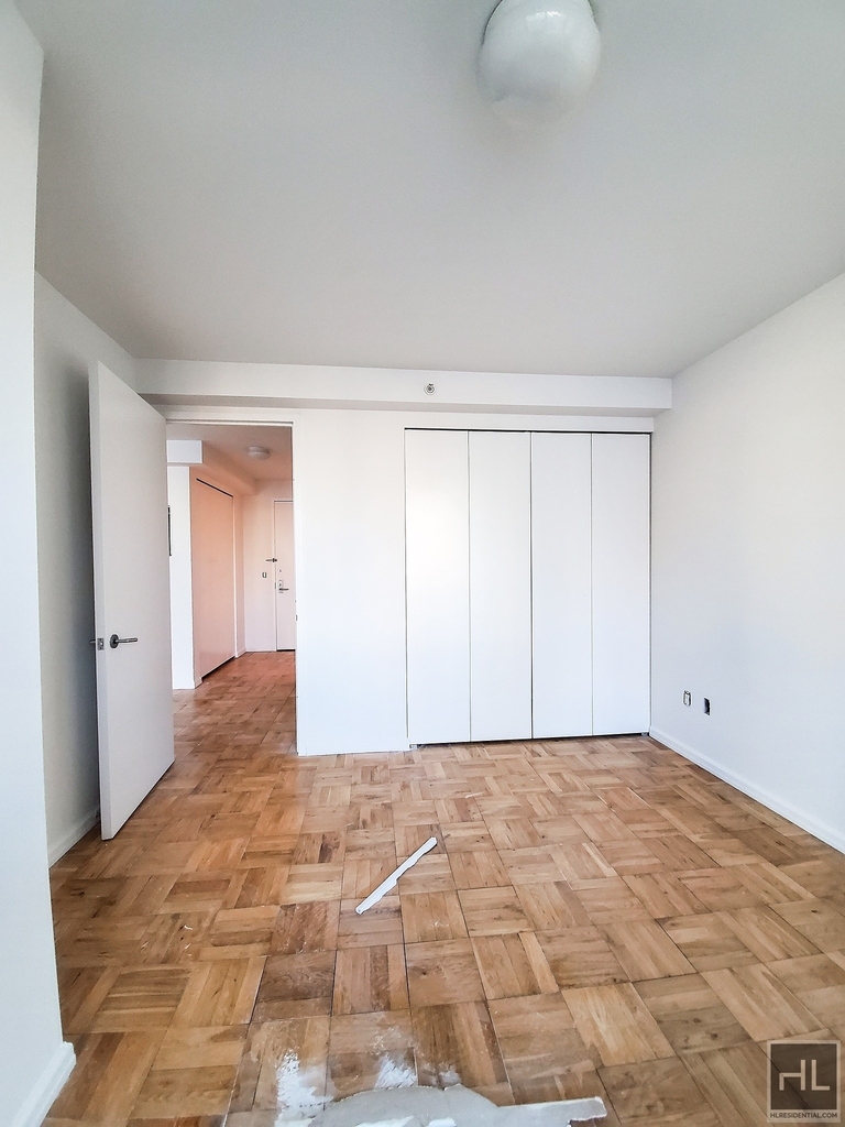 West 37th Street - Photo 1