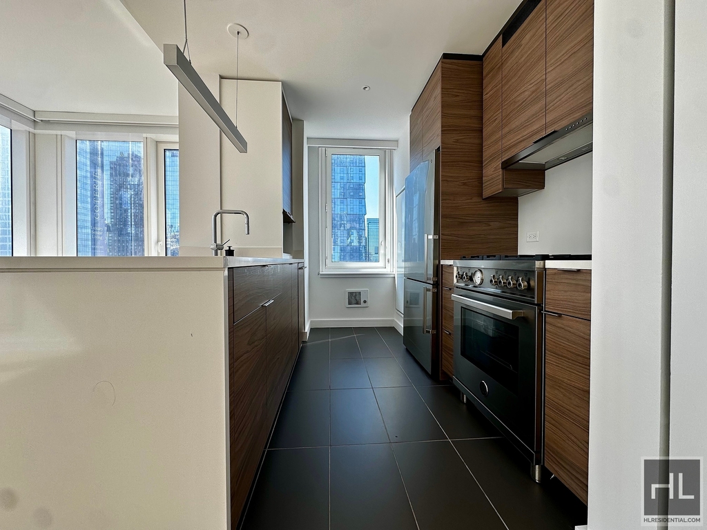 West 38th Street - Photo 1