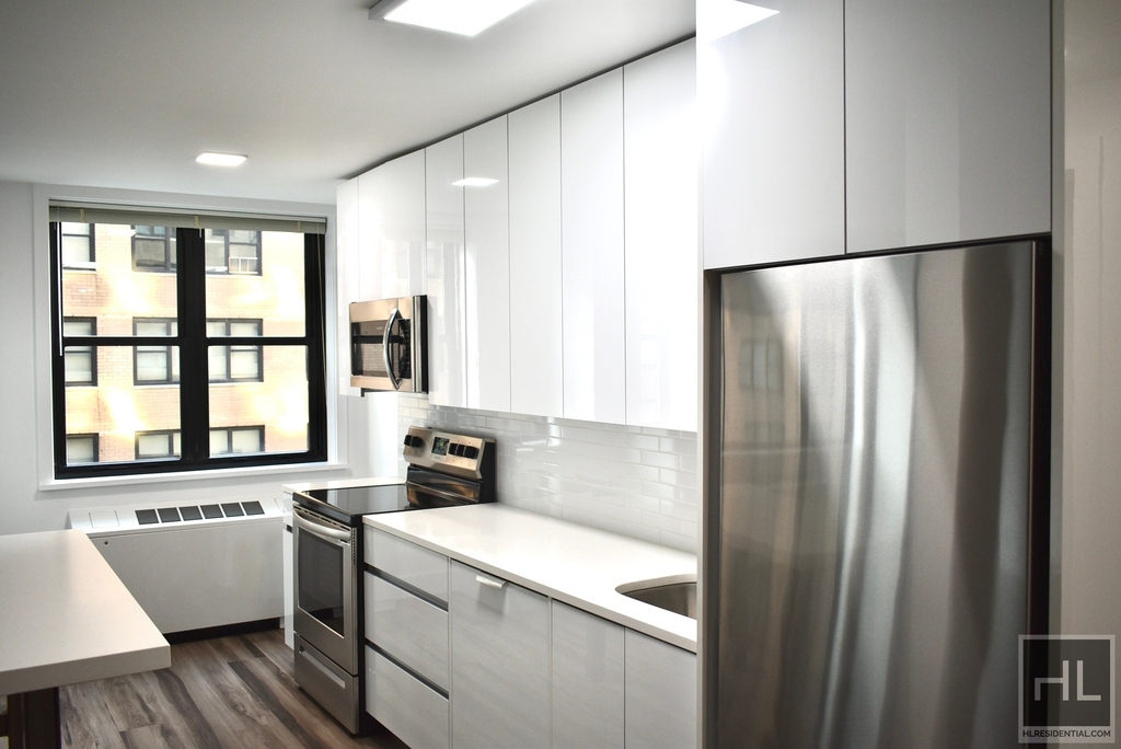 West 58th Street - Photo 1