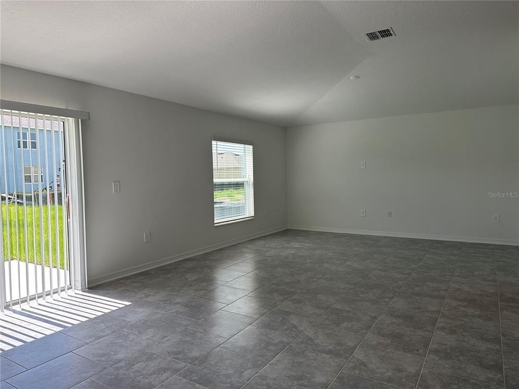723 Grove St - Photo 10