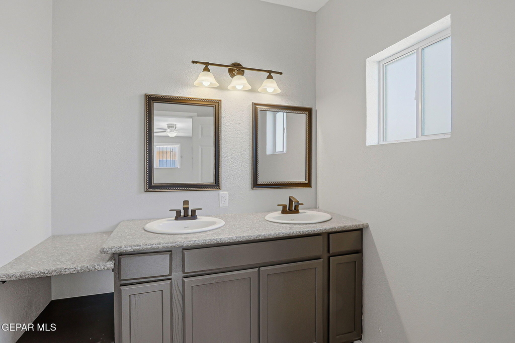 9425 Gschwind Street - Photo 36