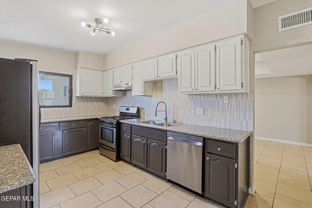9425 Gschwind Street - Photo 18