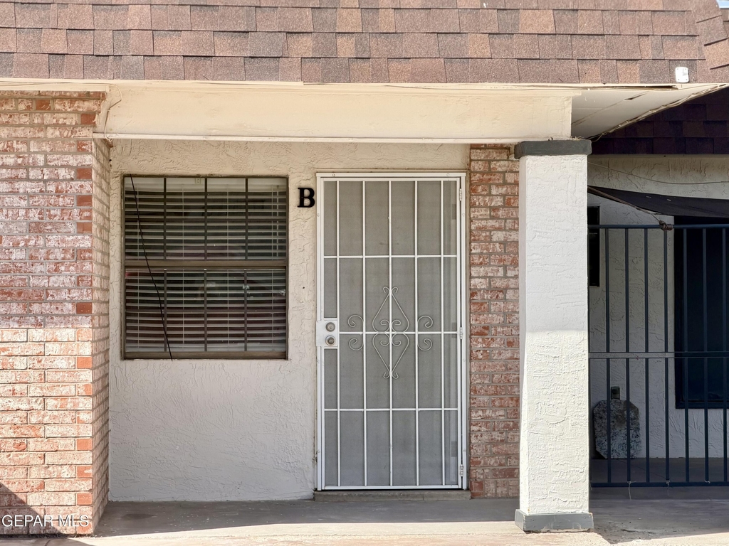 10818 Ivanhoe Drive - Photo 0