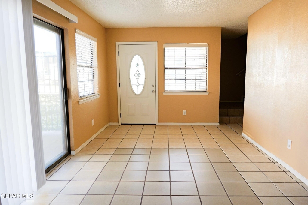 10818 Ivanhoe Drive - Photo 18