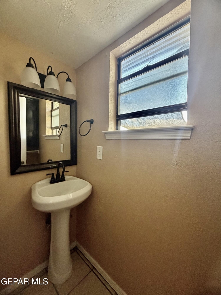 10818 Ivanhoe Drive - Photo 19