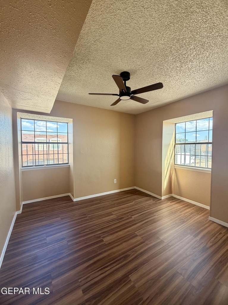 10818 Ivanhoe Drive - Photo 27