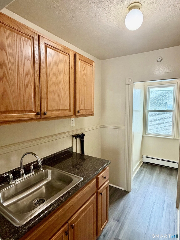 128 Dwight Street - Photo 2