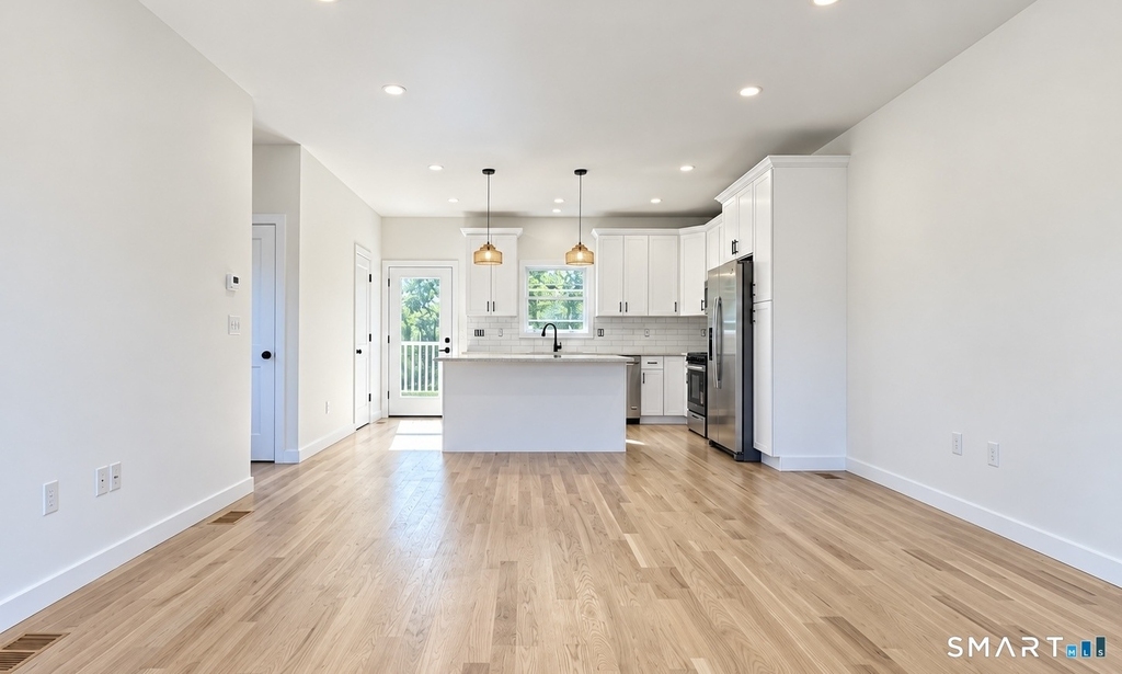 249 B New Haven Avenue - Photo 4