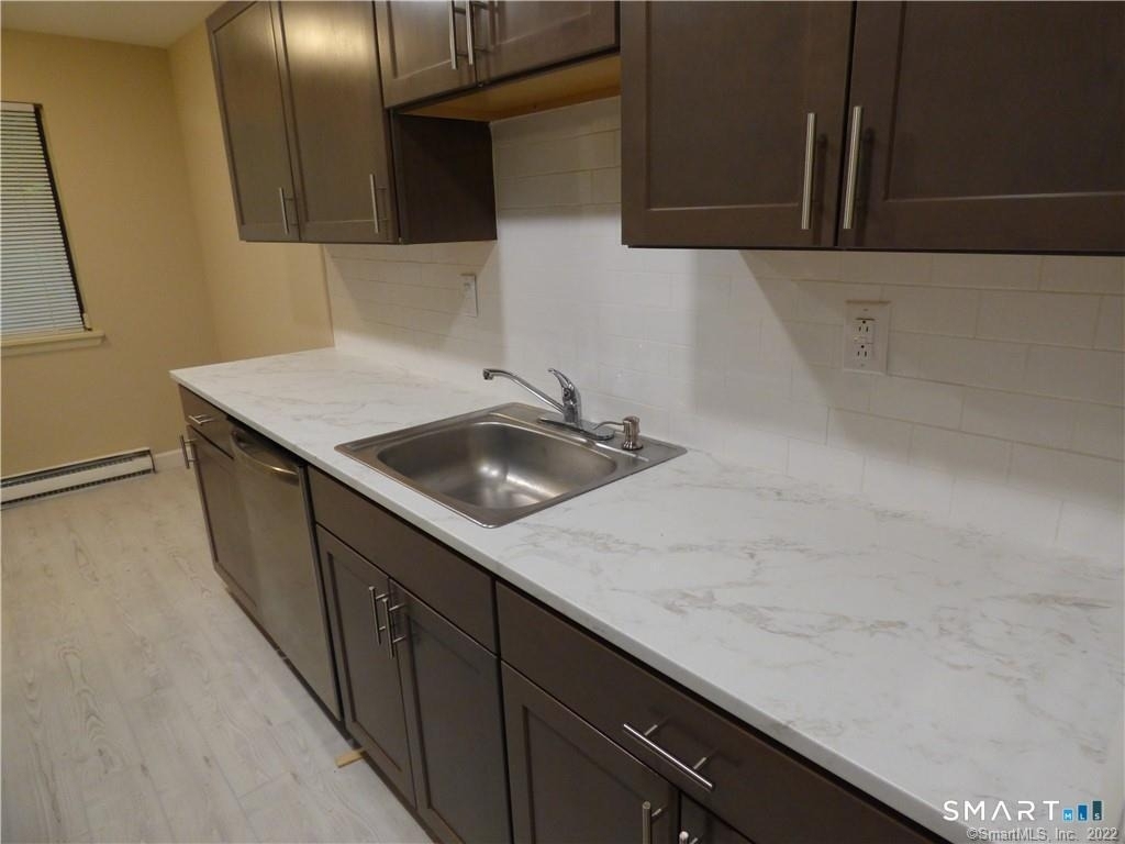 9 Debra Court - Photo 7