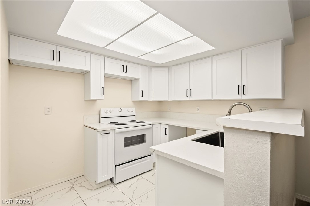 8455 W Sahara Avenue - Photo 12