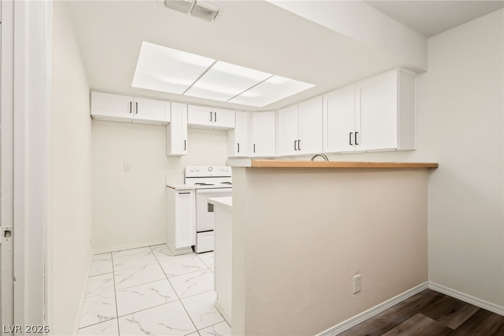 8455 W Sahara Avenue - Photo 11