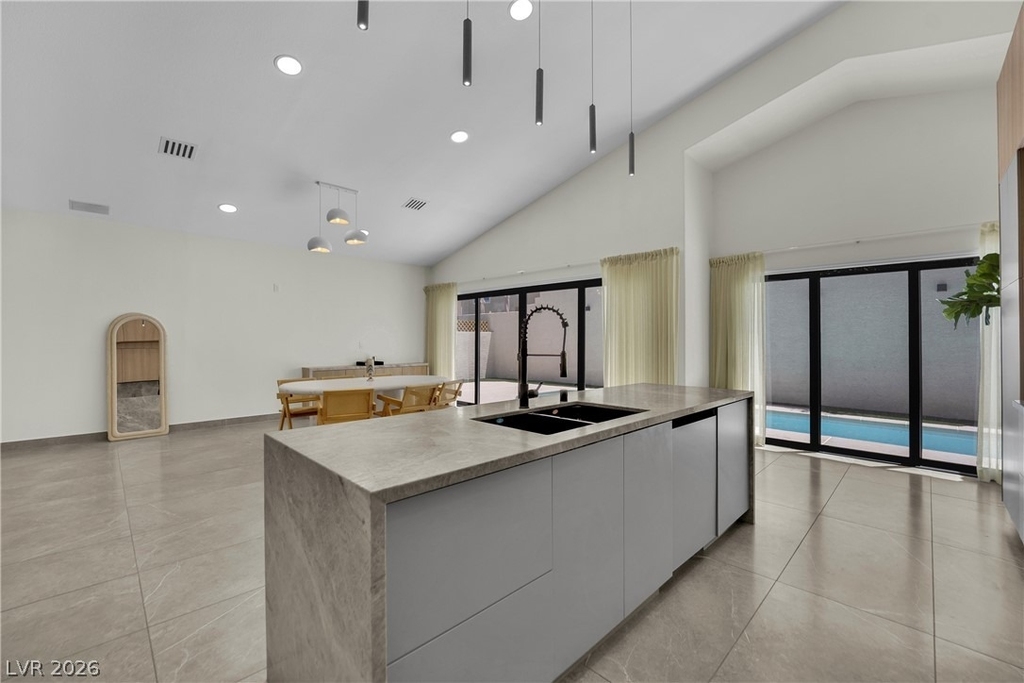 8121 Sunset Cove Drive - Photo 14