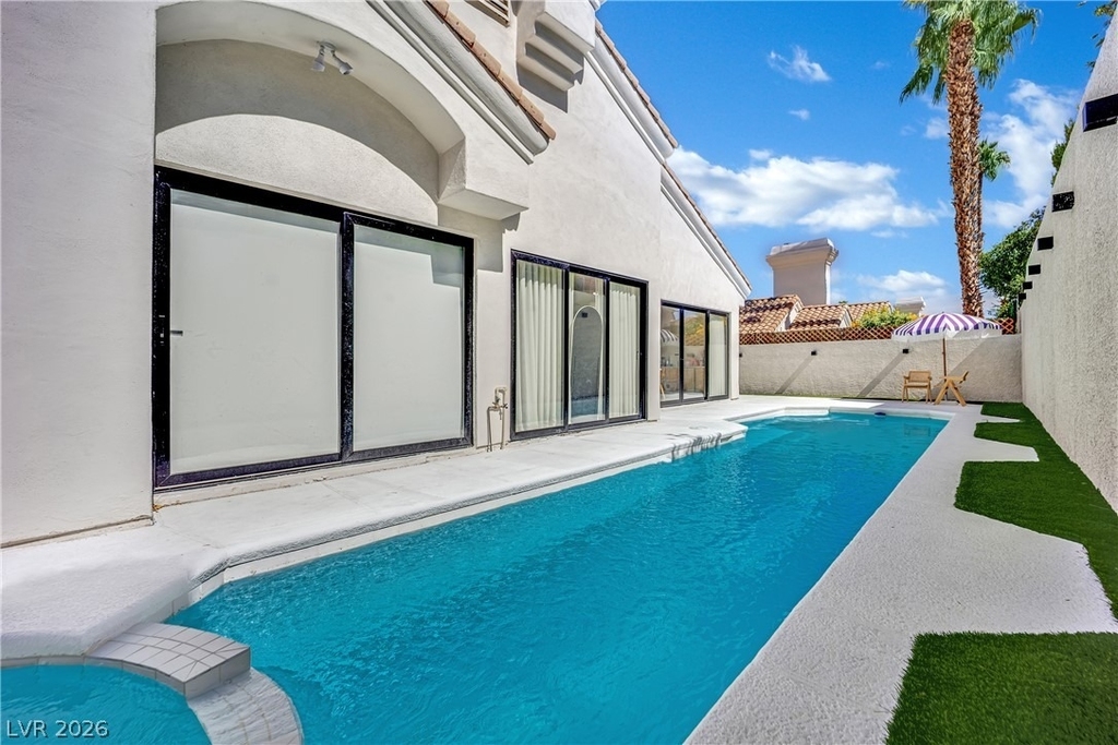 8121 Sunset Cove Drive - Photo 45