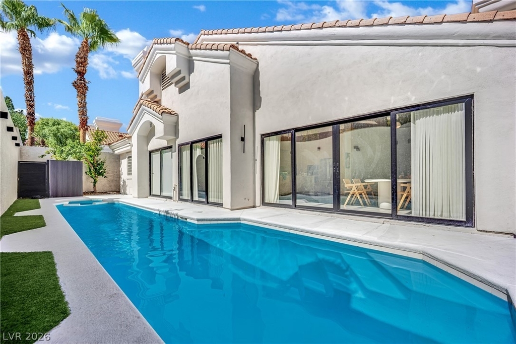 8121 Sunset Cove Drive - Photo 4