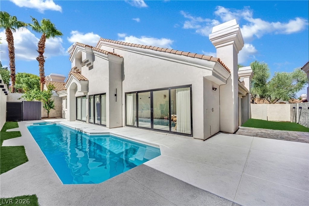 8121 Sunset Cove Drive - Photo 3