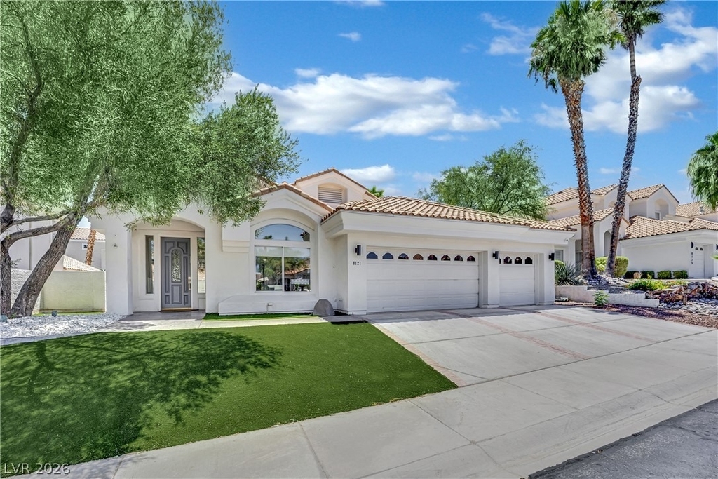 8121 Sunset Cove Drive - Photo 2