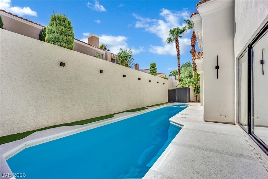 8121 Sunset Cove Drive - Photo 47