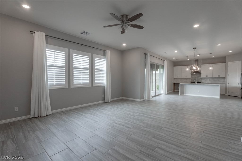12385 Valley Chase Avenue - Photo 7