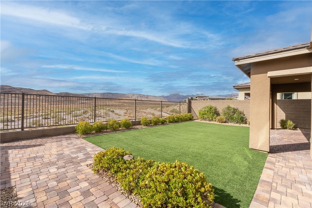12385 Valley Chase Avenue - Photo 50