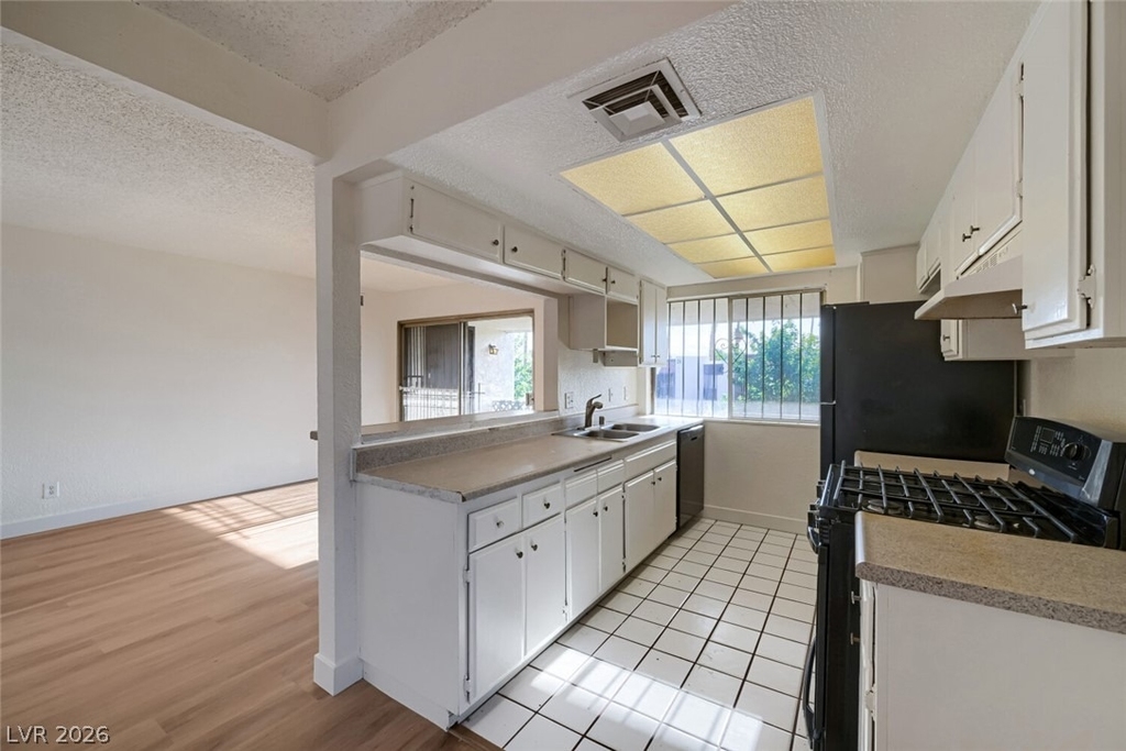 1405 Vegas Valley Drive - Photo 5