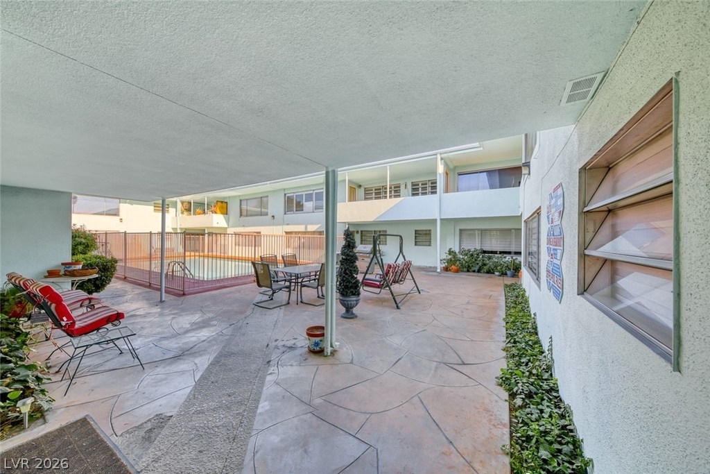 1700 Rexford Drive - Photo 4