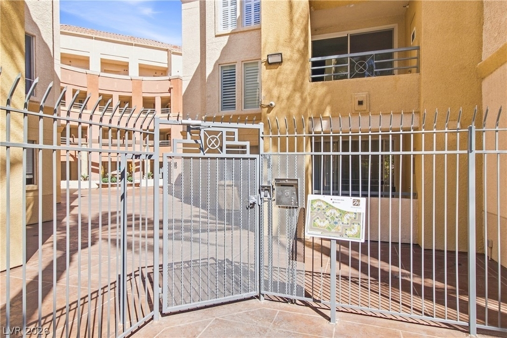 210 E Flamingo Road - Photo 19
